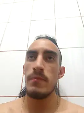 Snapshot of TommyMomentum chatting on January 4, 4:23 am TommyMomentum online show from January 4, 4:23 am