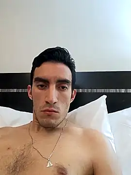 Snapshot of TommyMomentum chatting on October 4, 2:24 am TommyMomentum online show from October 4, 2:24 am