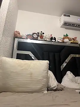 Snapshot of Sexifantasia chatting on March 3, 2:40 am Sexifantasia online show from March 3, 2:40 am