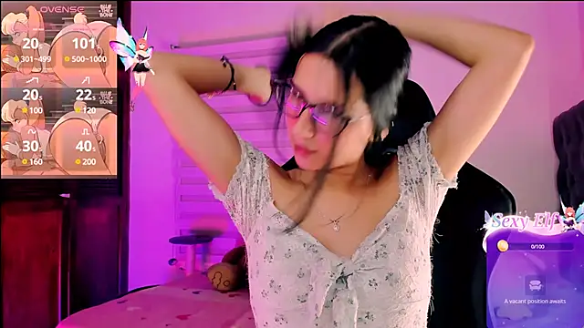 Luniverse online show from December 12, 12:05 am