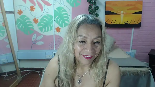 Snapshot of ZAMANTHA chatting on June 18, 4:01 pm ZAMANTHA online show from June 18, 4:01 pm