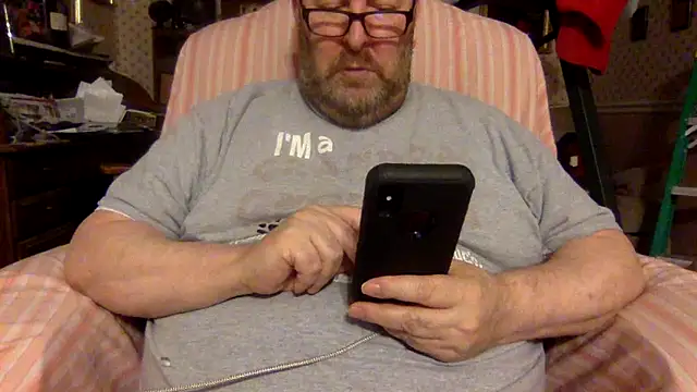 Snapshot of Drwhocares chatting on April 18, 4:42 pm Drwhocares online show from April 18, 4:42 pm