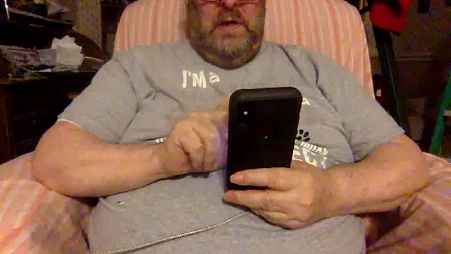 Snapshot of Drwhocares chatting on April 18, 7:07 pm Drwhocares online show from April 18, 7:07 pm