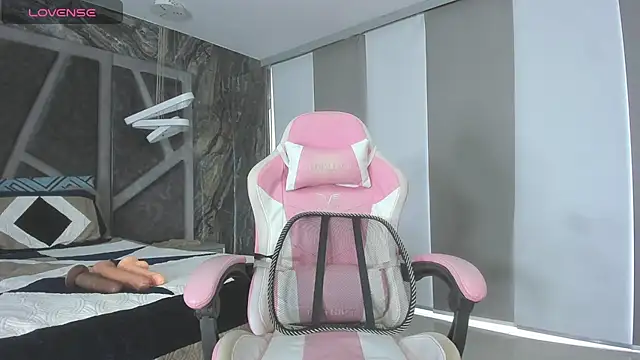 angelinafit online show from March 12, 3:16 pm