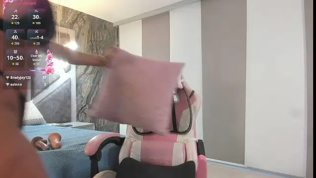 angelinafit online show from November 4, 11:36 am