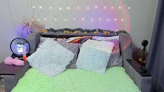 Yumi steve online show from December 17, 4:34 pm