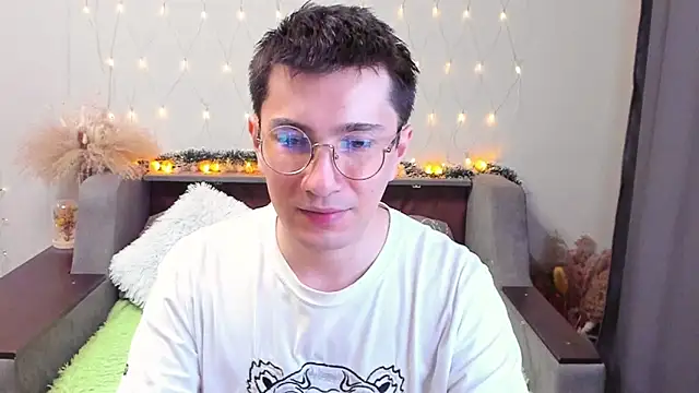 Yumi steve online show from March 1, 11:58 pm