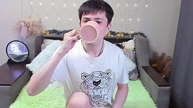 Yumi steve online show from September 30, 4:02 pm