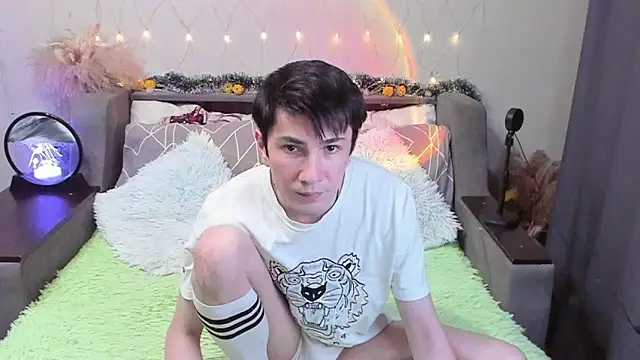 Snapshot of Yumi_steve chatting on November 12, 11:03 am Yumi steve online show from November 12, 11:03 am