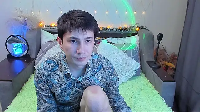 Yumi steve online show from March 18, 5:47 pm