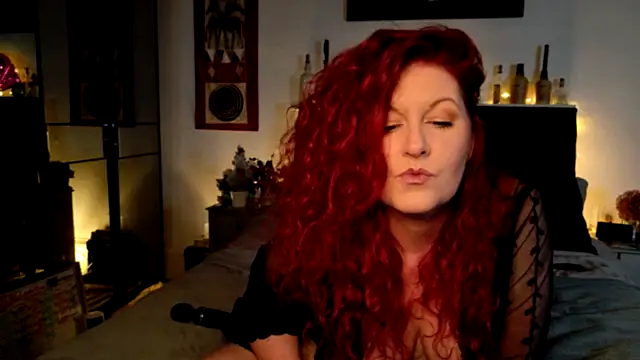 Snapshot of SultrySavannah chatting on February 9, 5:16 am SultrySavannah online show from February 9, 5:16 am