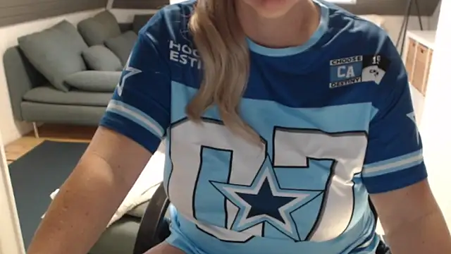 KimMitchelli online show from December 16, 10:08 am