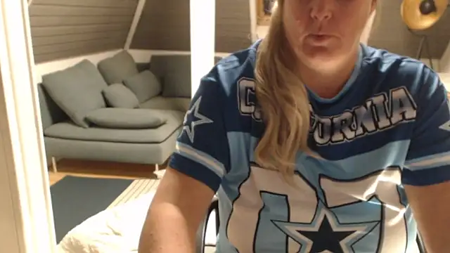 KimMitchelli online show from November 24, 9:15 pm