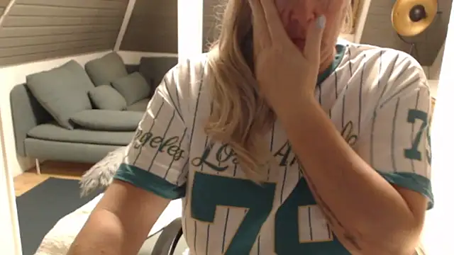 KimMitchelli online show from November 19, 5:07 am