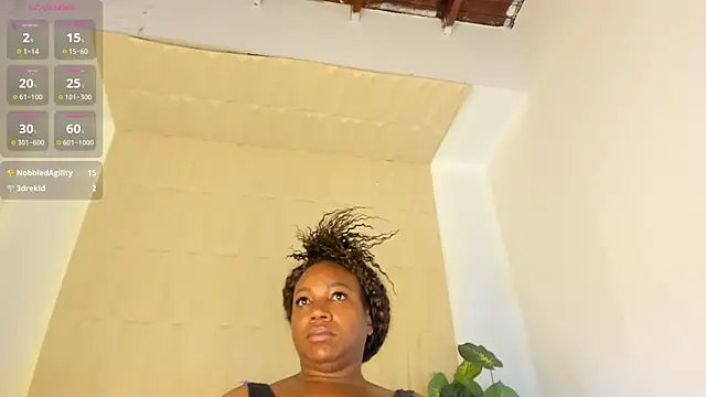 mia pineda online show from May 27, 9:38 am