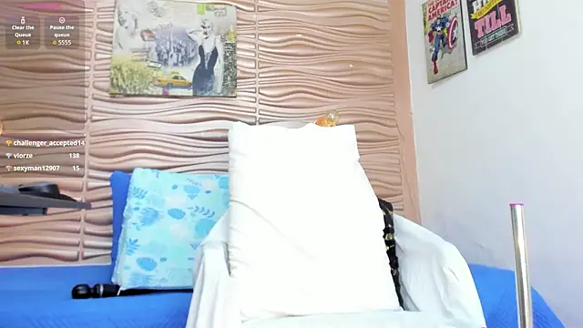 mia pineda online show from January 11, 4:58 pm