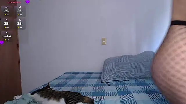 valen thompson online show from February 28, 6:29 pm