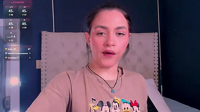 valen thompson online show from January 8, 11:30 pm