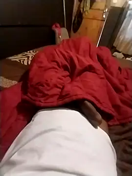 Snapshot of Dennis0847 chatting on December 18, 4:39 am Dennis0847 online show from December 18, 4:39 am