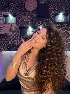 Snapshot of Marilyn_La_Rose chatting on February 6, 8:05 pm Marilyn La Rose online show from February 6, 8:05 pm