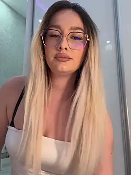 mollyxxx online show from March 9, 3:32 am