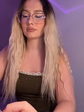 mollyxxx online show from March 27, 2:53 am