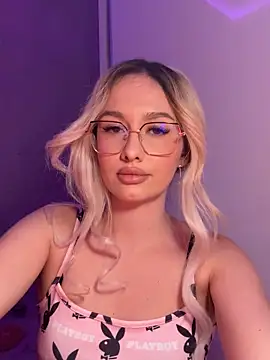 Snapshot of mollyxxx chatting on September 25, 10:05 pm mollyxxx online show from September 25, 10:05 pm