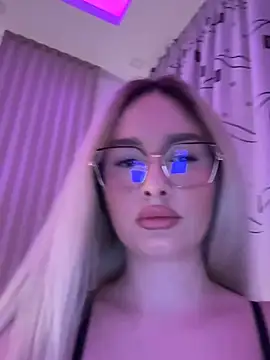 mollyxxx online show from April 16, 3:40 am