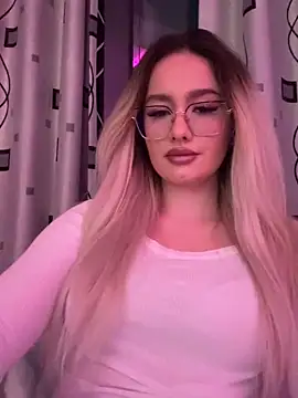 mollyxxx online show from February 24, 4:13 am