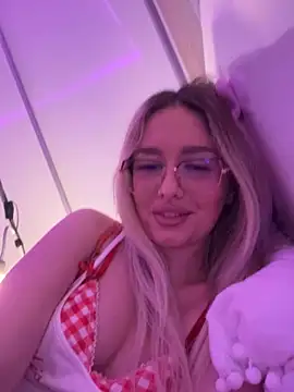Snapshot of mollyxxx chatting on March 22, 11:31 pm mollyxxx online show from March 22, 11:31 pm