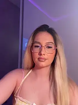 mollyxxx online show from June 7, 3:23 am