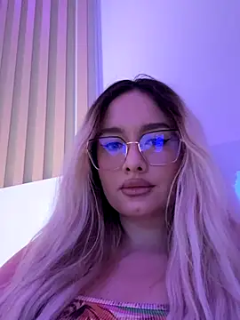 mollyxxx online show from December 22, 10:15 am