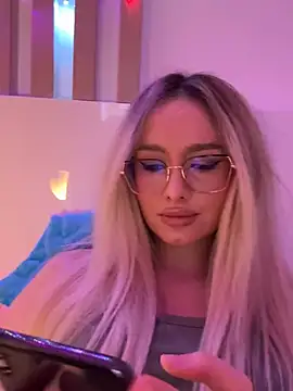 Snapshot of mollyxxx chatting on January 22, 7:46 am mollyxxx online show from January 22, 7:46 am