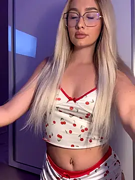 Snapshot of mollyxxx chatting on September 22, 10:27 pm mollyxxx online show from September 22, 10:27 pm