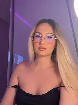 mollyxxx online show from June 1, 3:18 am