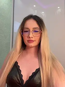 mollyxxx online show from March 2, 1:06 am