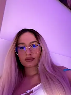 mollyxxx online show from December 4, 1:15 am