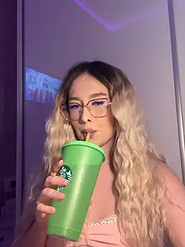 mollyxxx online show from February 8, 3:04 am