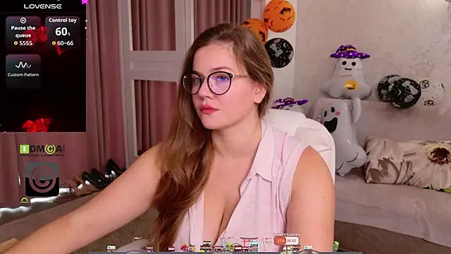 KellyKleine online show from November 3, 9:57 am