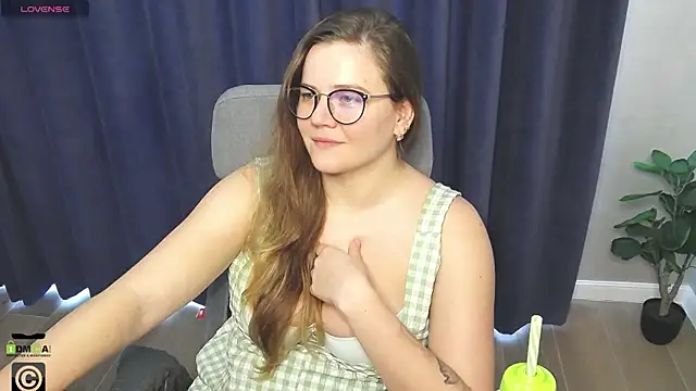 KellyKleine online show from March 13, 2:01 pm