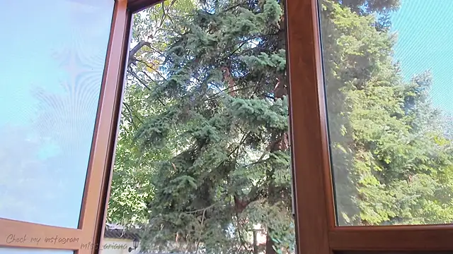 Miss Ariana  online show from September 14, 7:20 am