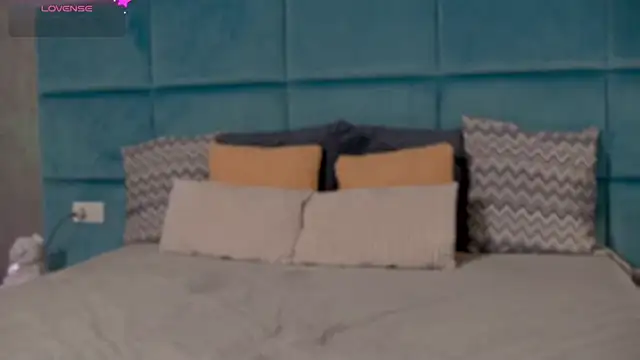 RockQueen A online show from October 8, 5:31 am