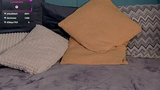 RockQueen A online show from October 6, 5:02 pm