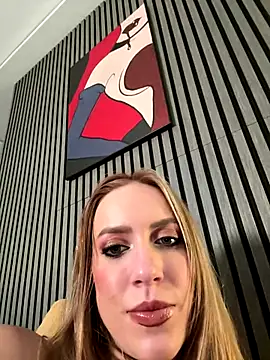 RockQueen A online show from October 12, 4:47 am