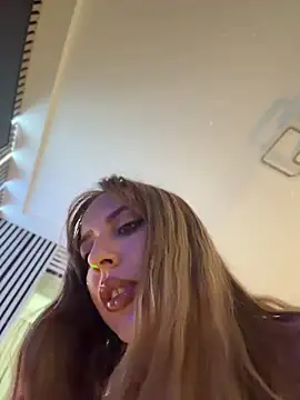 RockQueen A online show from April 22, 4:08 am