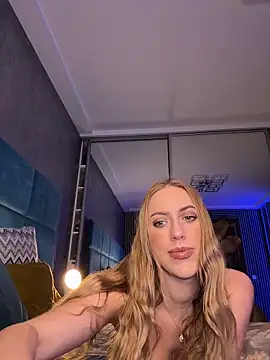 RockQueen A online show from February 9, 4:32 am