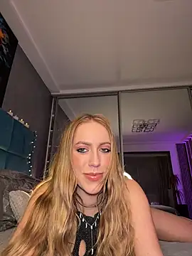 RockQueen A online show from January 12, 5:03 am