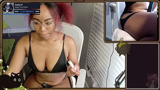 Snapshot of Cheybaaee chatting on May 21, 10:40 pm Cheybaaee online show from May 21, 10:40 pm