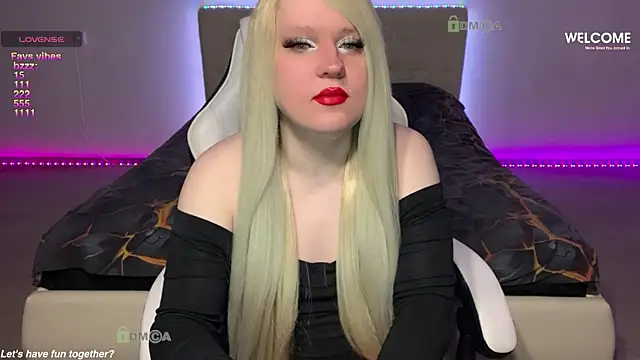 camsmiley online show from April 11, 6:54 am