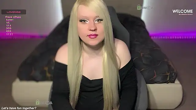 camsmiley online show from May 12, 9:43 pm